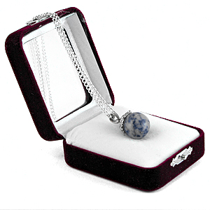 Аромакулон "Фантазия", камень - лазурит, на цепочке, в подарочной упаковке 6х5 см