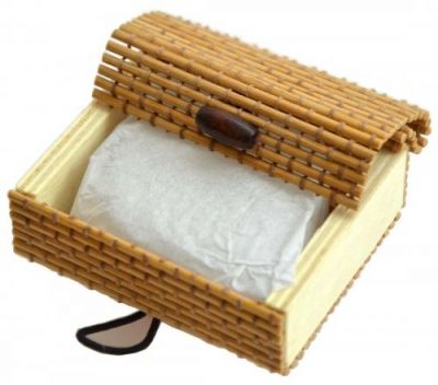 Минеральный квасцовый дезодорант «Кристалл свежести» Ромб в бамбуковой коробке 65-70гр плавленный чистый