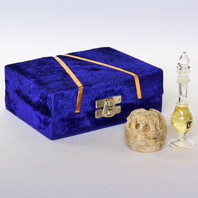 Подарочный набор R-Expo масло Opium + сухие духи Sandal в каменной шкатулке с ручной резьбой
