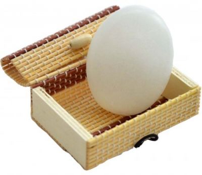 Минеральный квасцовый дезодорант «Кристалл свежести» Форма овального мыла в бамбуковой коробке 90гр