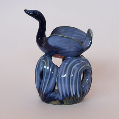 Аромалампа Лебедь на волне h=15см ― Сандаловый Дом СПб - Интернет-магазин