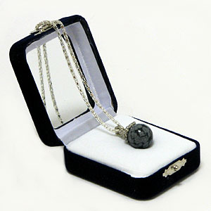 Аромакулон "Фантазия", камень - снежный обсидиант, на цепочке, в подарочной упаковке 6х5 см