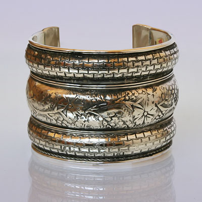 Браслет широкий выпуклый, белый металл, Индия, h-5,0 см.