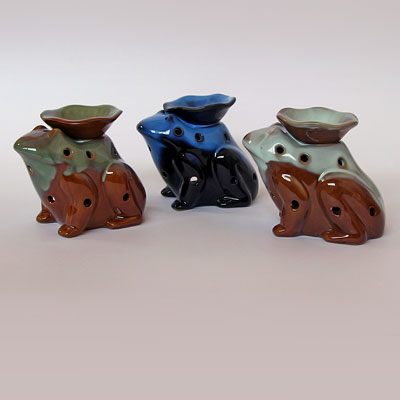 Аромалампа A195 Жаба гладкая с чашей h=11см L=14см ― Сандаловый Дом СПб - Интернет-магазин