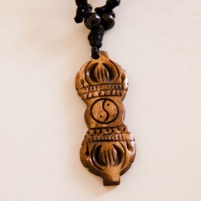 Амулет из кости на шею Nepal BP04-14