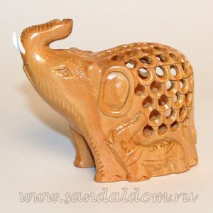 Слон резной C4419-3  со слонятами h~8cm L~8cm фигурка