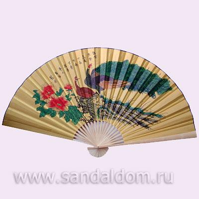 Опахало Павлина на жёлтом фоне 90cm