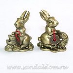 Кролик с монетами (пара) полистоун 8cm