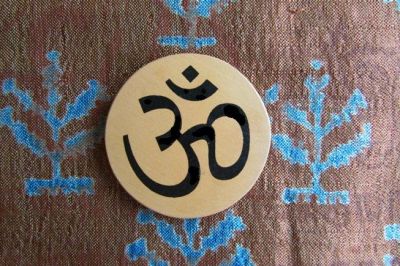 Магнит Ом в круге глина, d - 45 мм. ручная работа