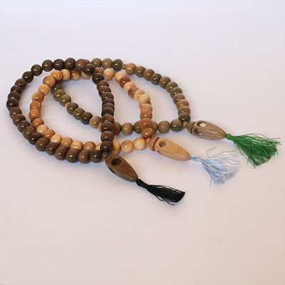 Четки из дерева абрикос с домиком, 33 бусины, 13мм L=30см