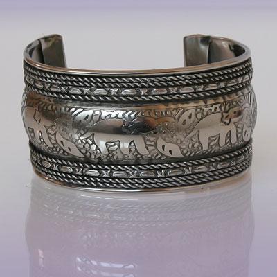 Браслет-оберег GU4739-S СЛОНЫ h=3,5см под серебро Индия