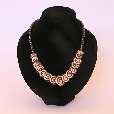 Колье PAA4774 ЗАВИТКИ, кость Индия